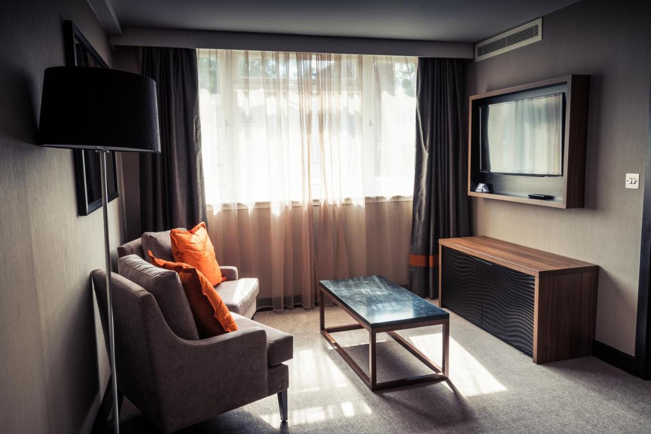 Crowne Plaza Gerrards Cross By Ihg Otel Beaconsfield Dış mekan fotoğraf