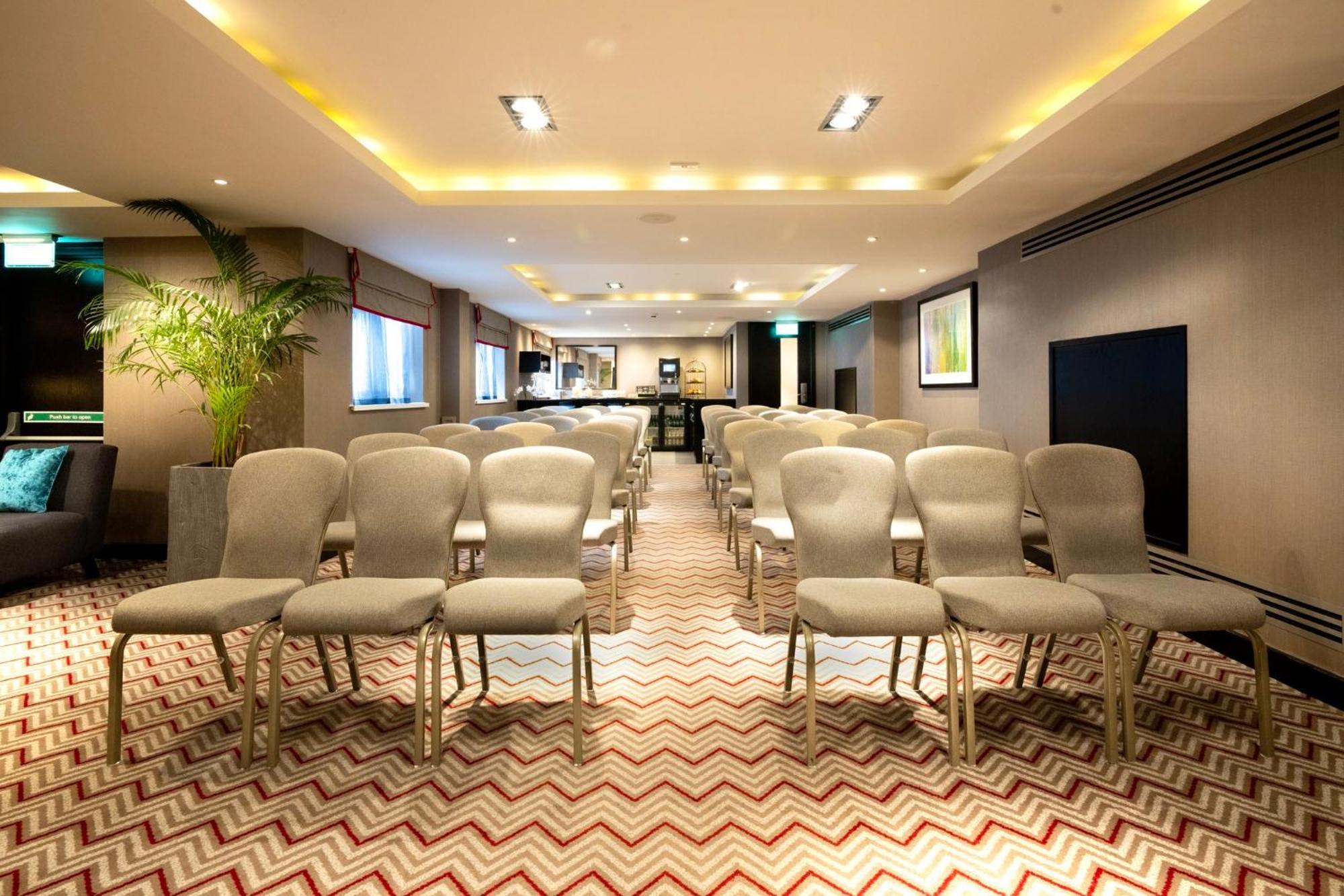 Crowne Plaza Gerrards Cross By Ihg Otel Beaconsfield Dış mekan fotoğraf