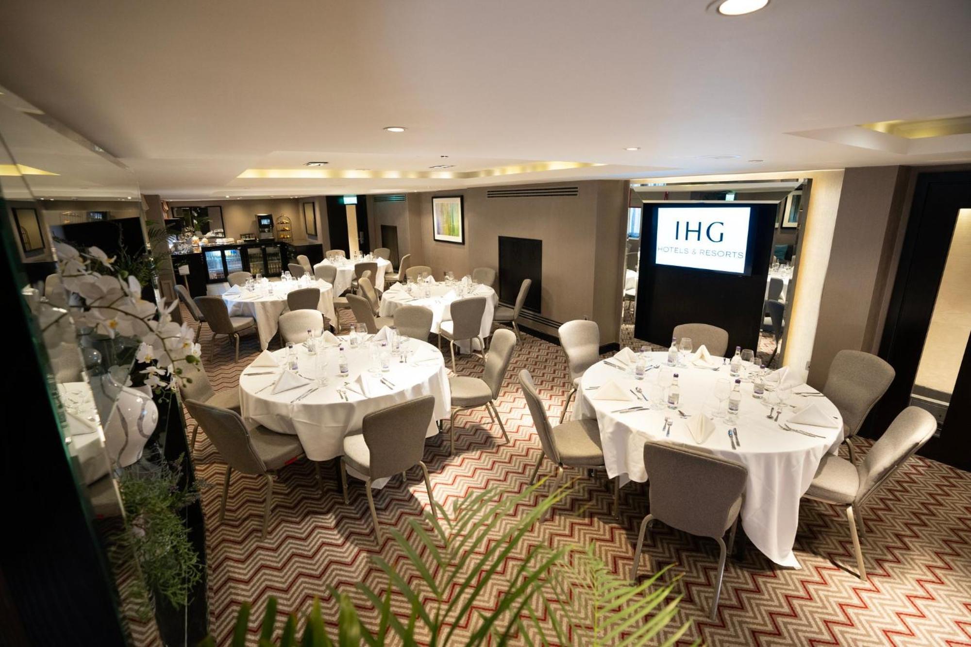 Crowne Plaza Gerrards Cross By Ihg Otel Beaconsfield Dış mekan fotoğraf