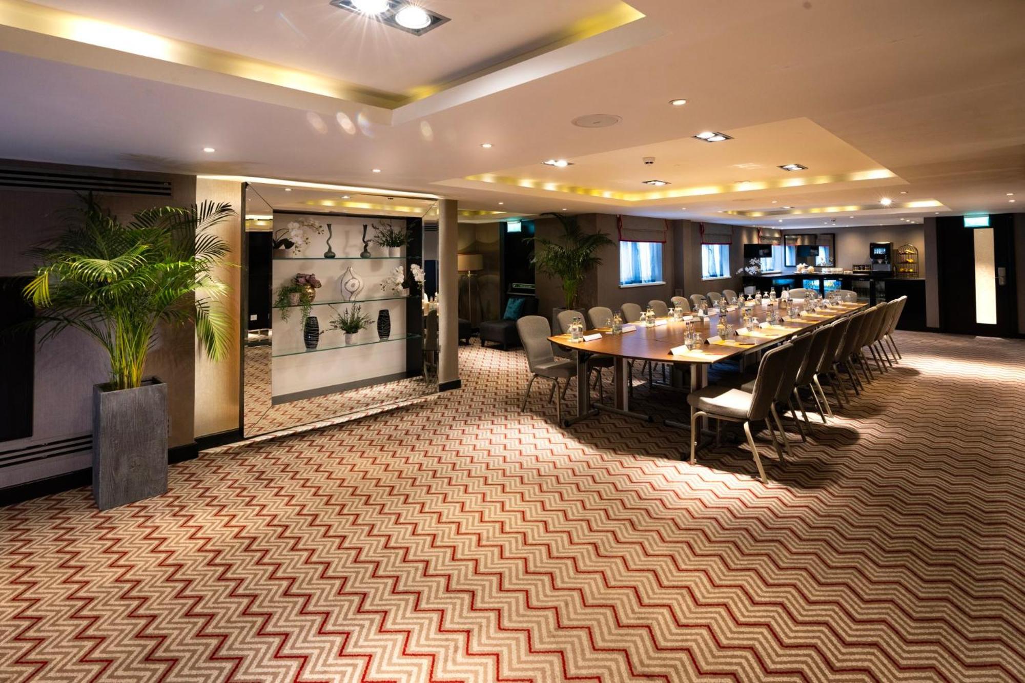 Crowne Plaza Gerrards Cross By Ihg Otel Beaconsfield Dış mekan fotoğraf