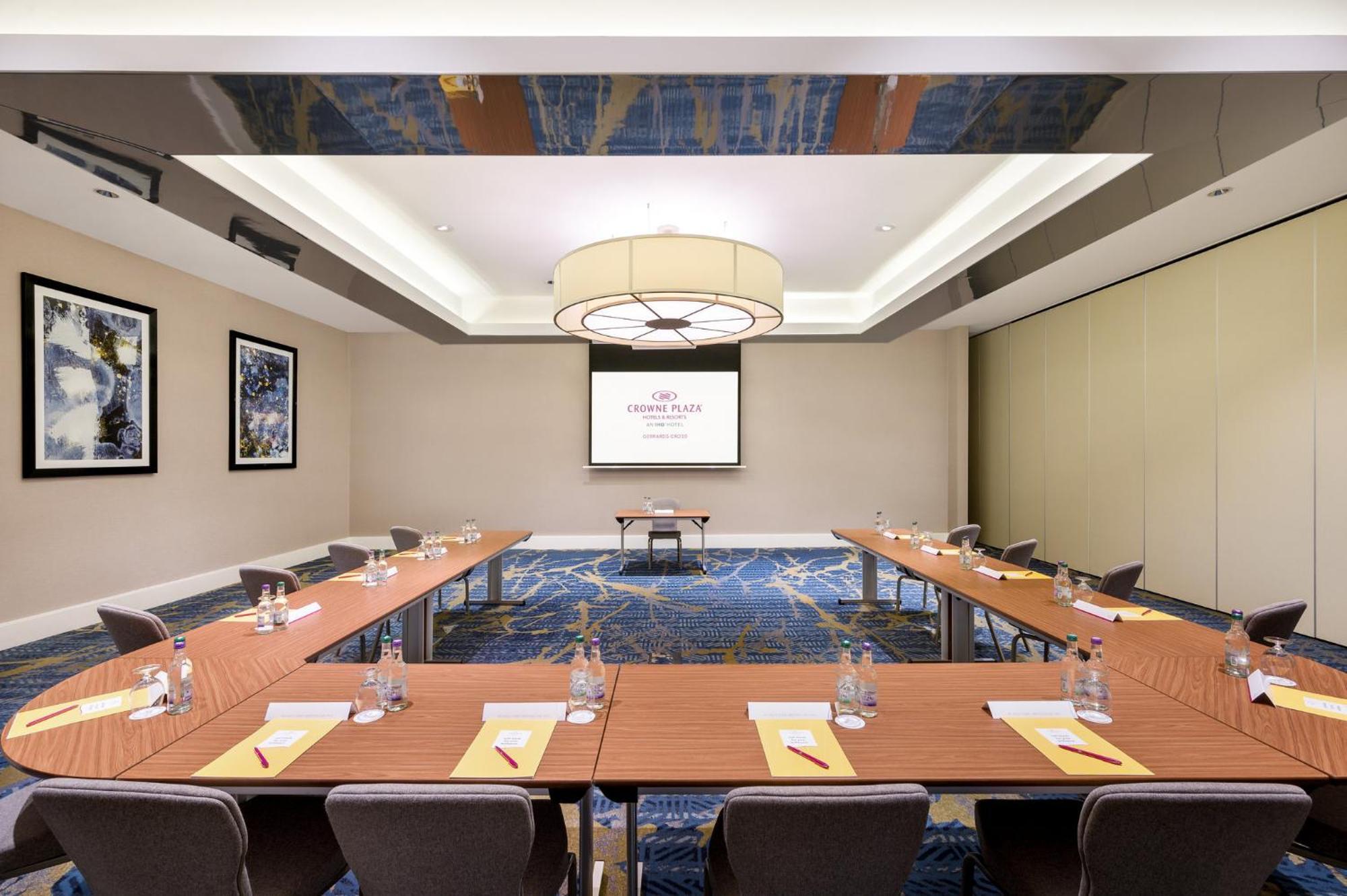Crowne Plaza Gerrards Cross By Ihg Otel Beaconsfield Dış mekan fotoğraf