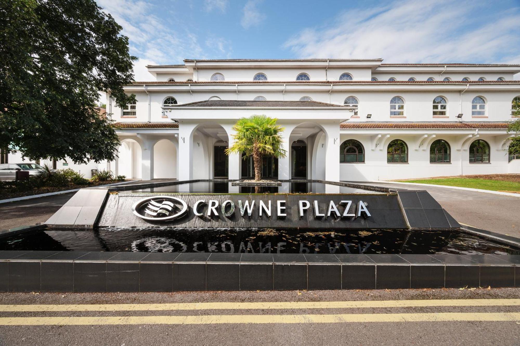 Crowne Plaza Gerrards Cross By Ihg Otel Beaconsfield Dış mekan fotoğraf