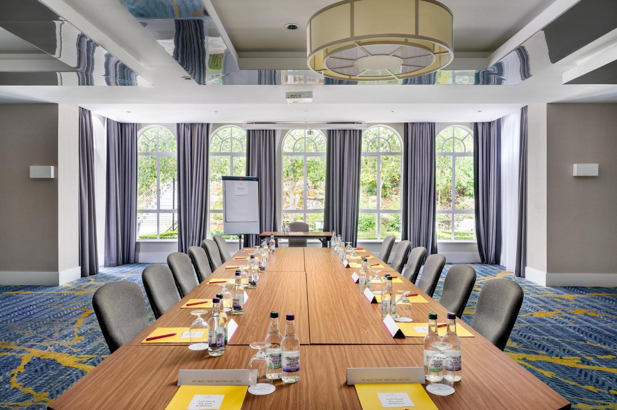Crowne Plaza Gerrards Cross By Ihg Otel Beaconsfield Dış mekan fotoğraf
