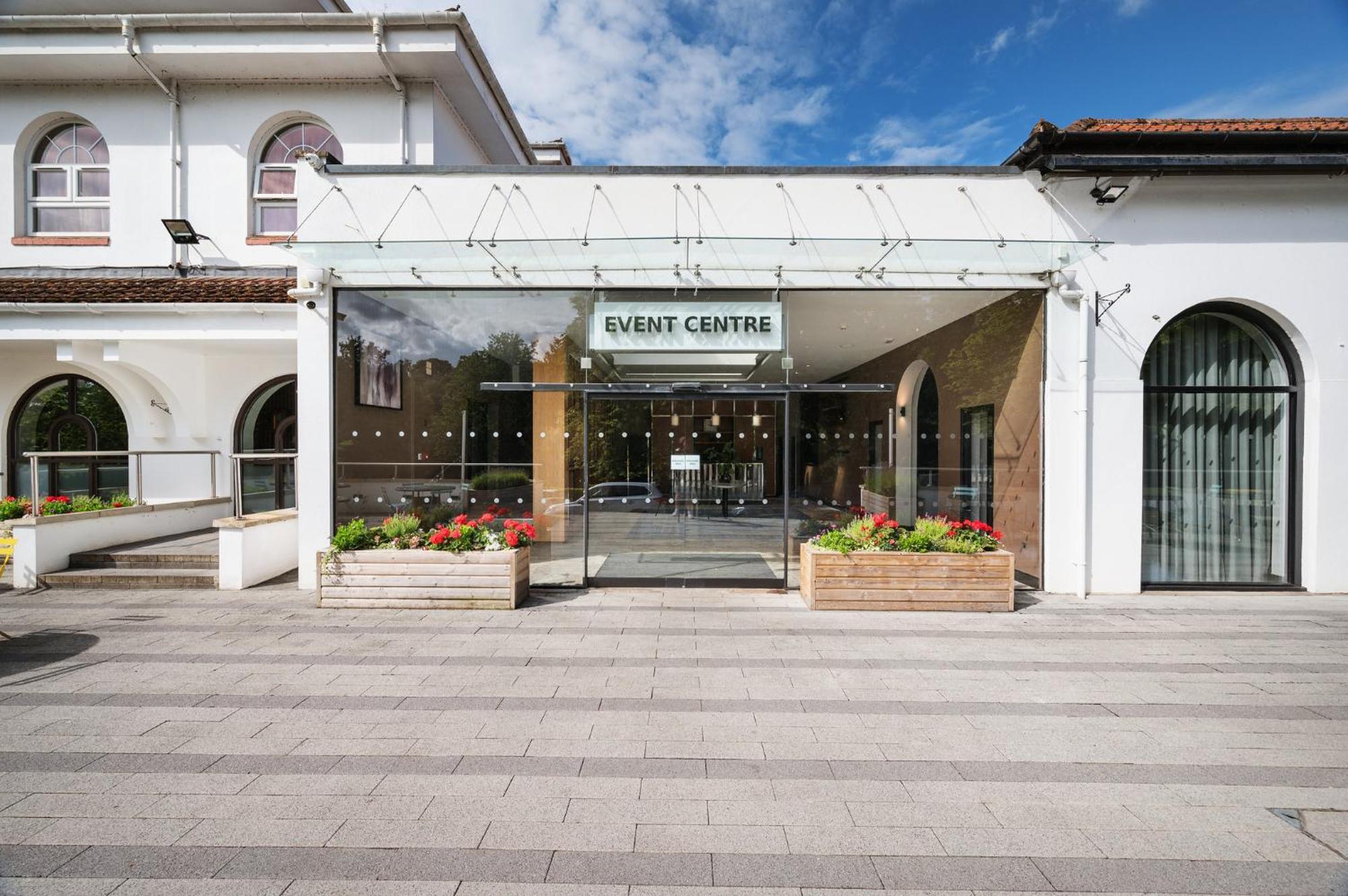 Crowne Plaza Gerrards Cross By Ihg Otel Beaconsfield Dış mekan fotoğraf